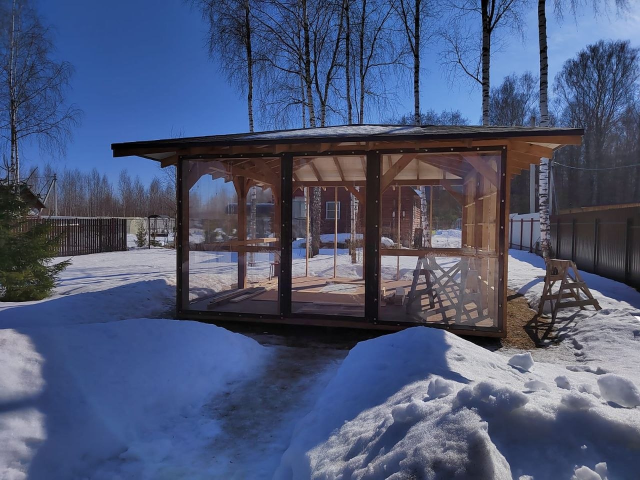 Зимняя беседка с мягкими окнами ПВХ в Демидове